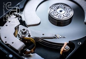 What is the difference between SSD and HDD?