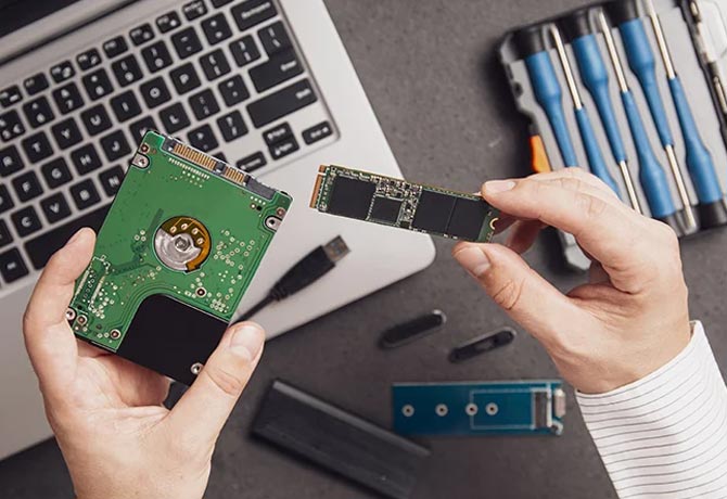 What is the difference between SSD and HDD?