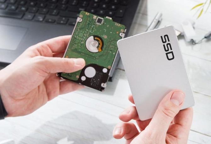 What is the difference between SSD and HDD?